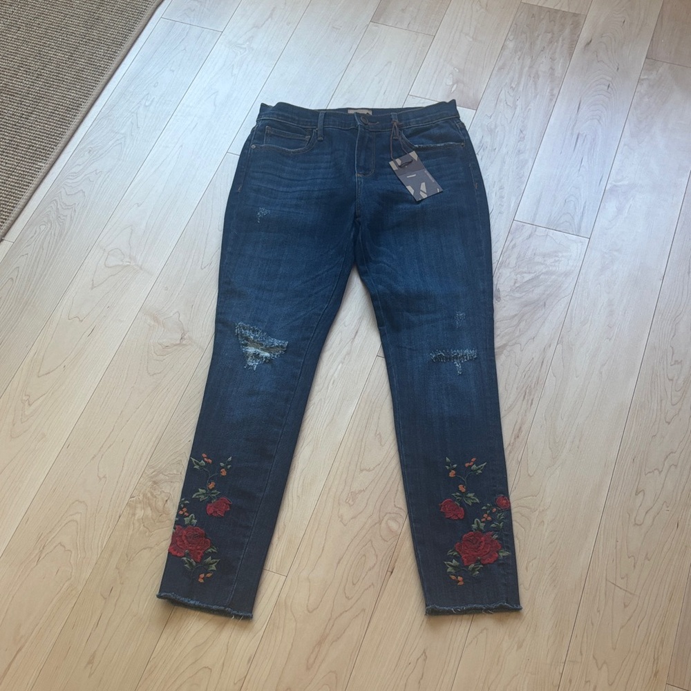 DRIFTWOOD NWT’s .  Dark Blue Embroidered Ankle Crop Jeans- style Jackie